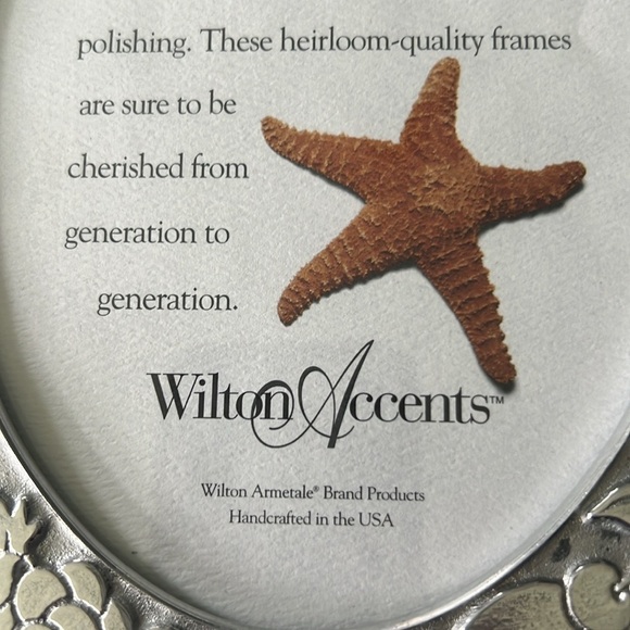 Set of Two Vintage Wilton Armetale Picture Frames - Picture 4 of 9